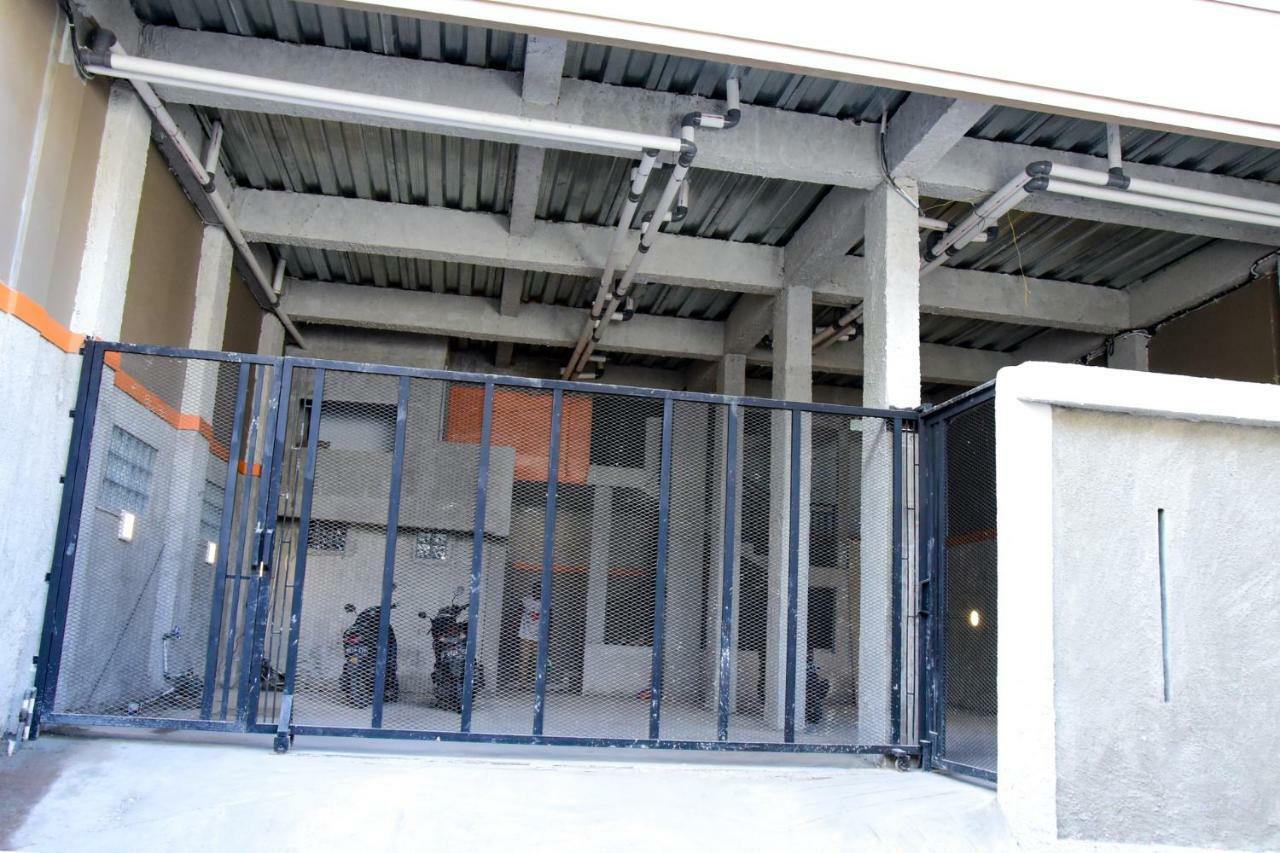 Reddoorz Near Mangga Dua Square Hotel Jacarta Exterior foto